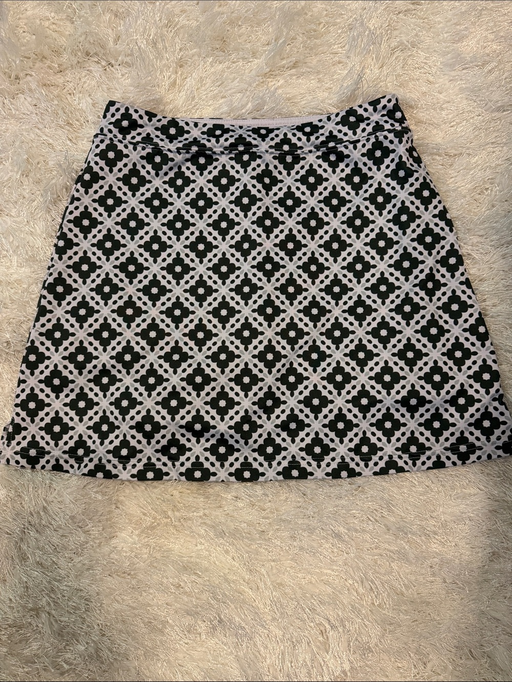 3/ $6 💙💙💙Olive Green and White Geometric A-Line Skort